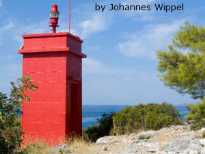 Ein Leuchtturm am Meer